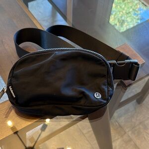 EUC Lululemon Belt Bag